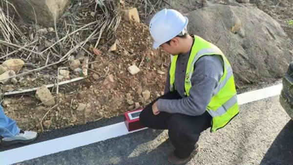 长深扩建T1标交通安全设施工程标线逆反射检测